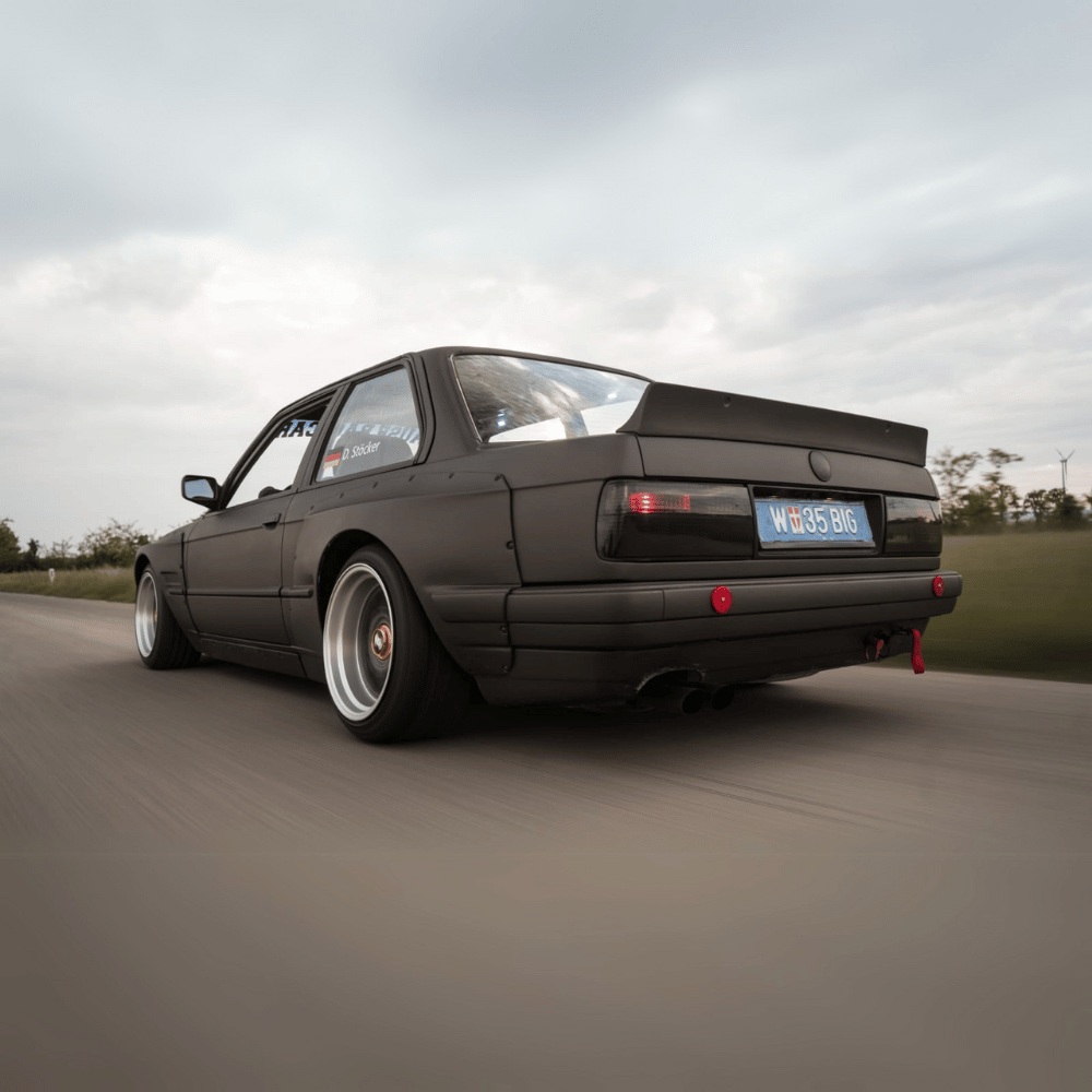 BMW E30 Coupe Wide Body Kit – Hochwertiges FRP-Material