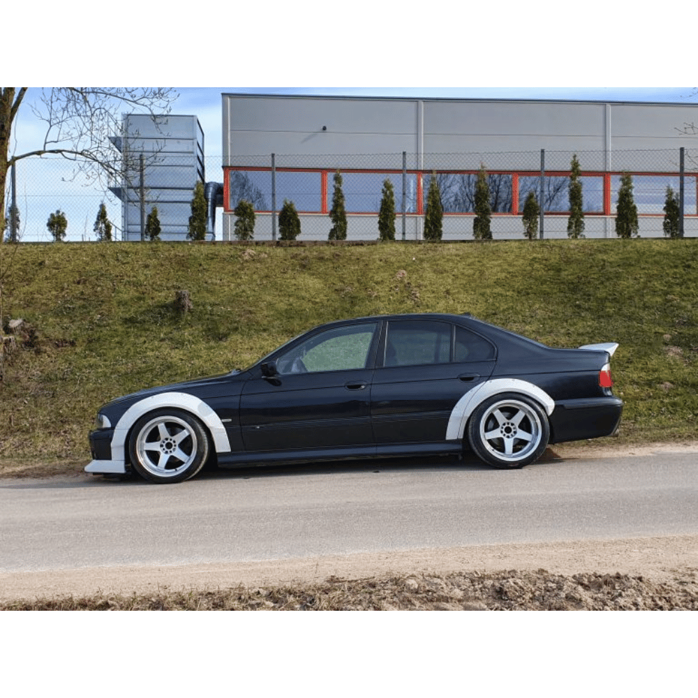 BMW E39 Wide Body Kit - CarWorlds GmbH