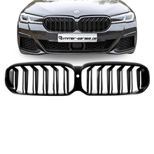 Laden Sie das Bild in den Galerie-Viewer, Sport Doppelsteg Kühlergrill schwarz passt für BMW 5er G30 G31 LCI Facelift mit Frontkamera