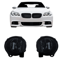 Lataa kuva Galleria-katseluun, Sumuvalot savuavat BMW 5-sarjan F10- ja F11-malleihin vuodesta 2010 alkaen, 2-sarjan F22- ja F23-malleihin vuodesta 2013 alkaen, 3-sarjan E92- ja E93-malleihin vuodesta 2005-2013 sekä 5-sarjan Gran Turismoon (F07) vuodesta 2009 eteenpäin