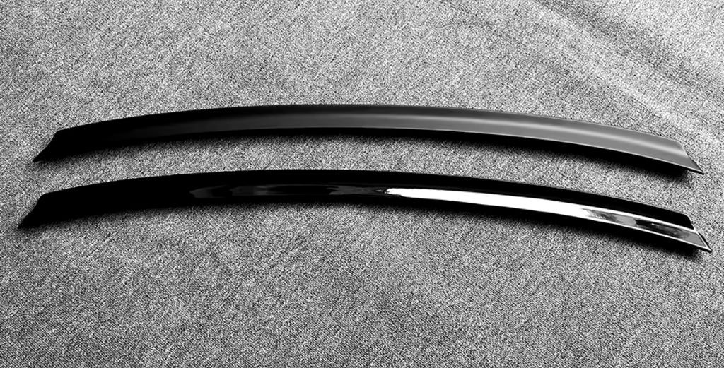 Spoiler Lip Glossy Black