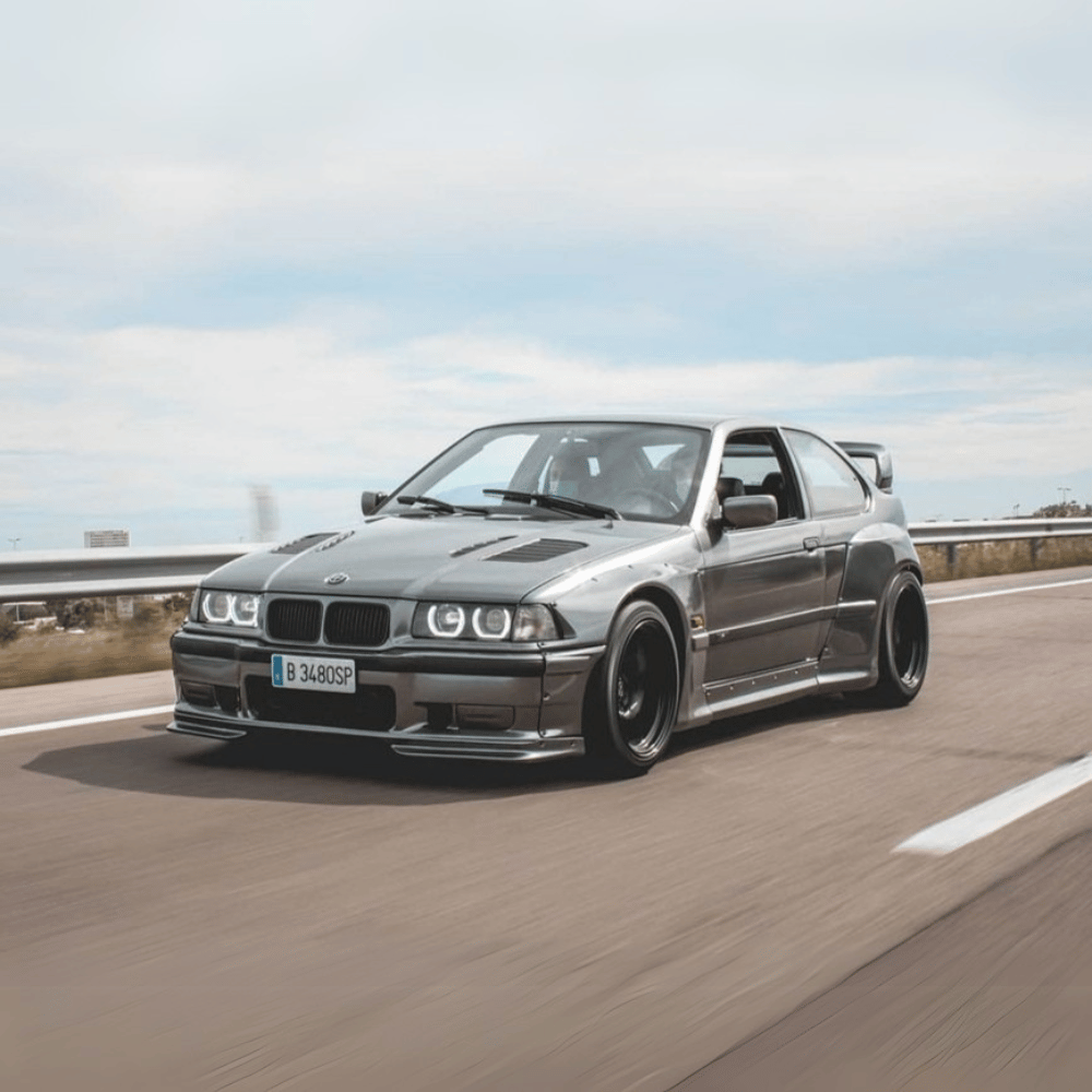 BMW E36 Compact Wide Body Kit im Pandem-Stil