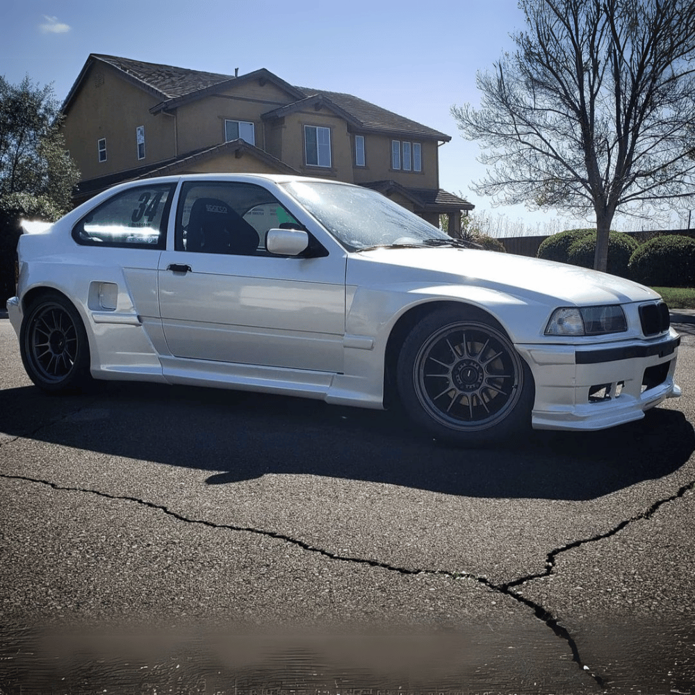 BMW E36 Compact Wide Body Kit im Pandem-Stil