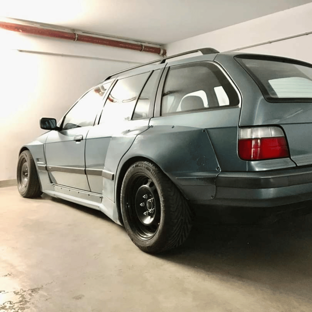 BMW E36 Limousine Wide Body Kit im Pandem-Stil