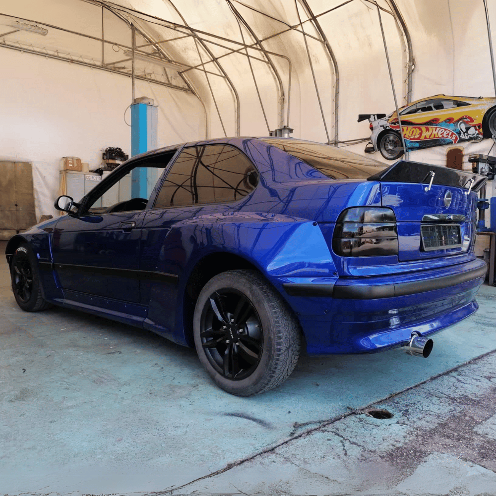 BMW E36 Compact Wide Body Kit im Pandem-Stil