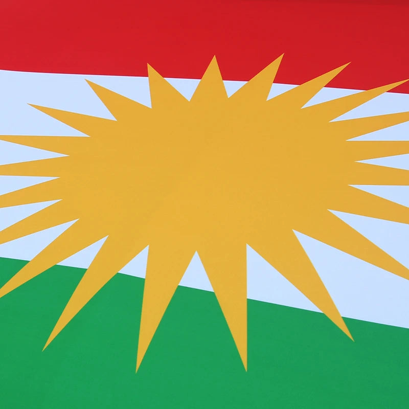 Motorhaubenflagge Kurdistan – kurdische Flagge (Alaya Rengîn) für die Motorhaube | faltenfrei & lackschonend