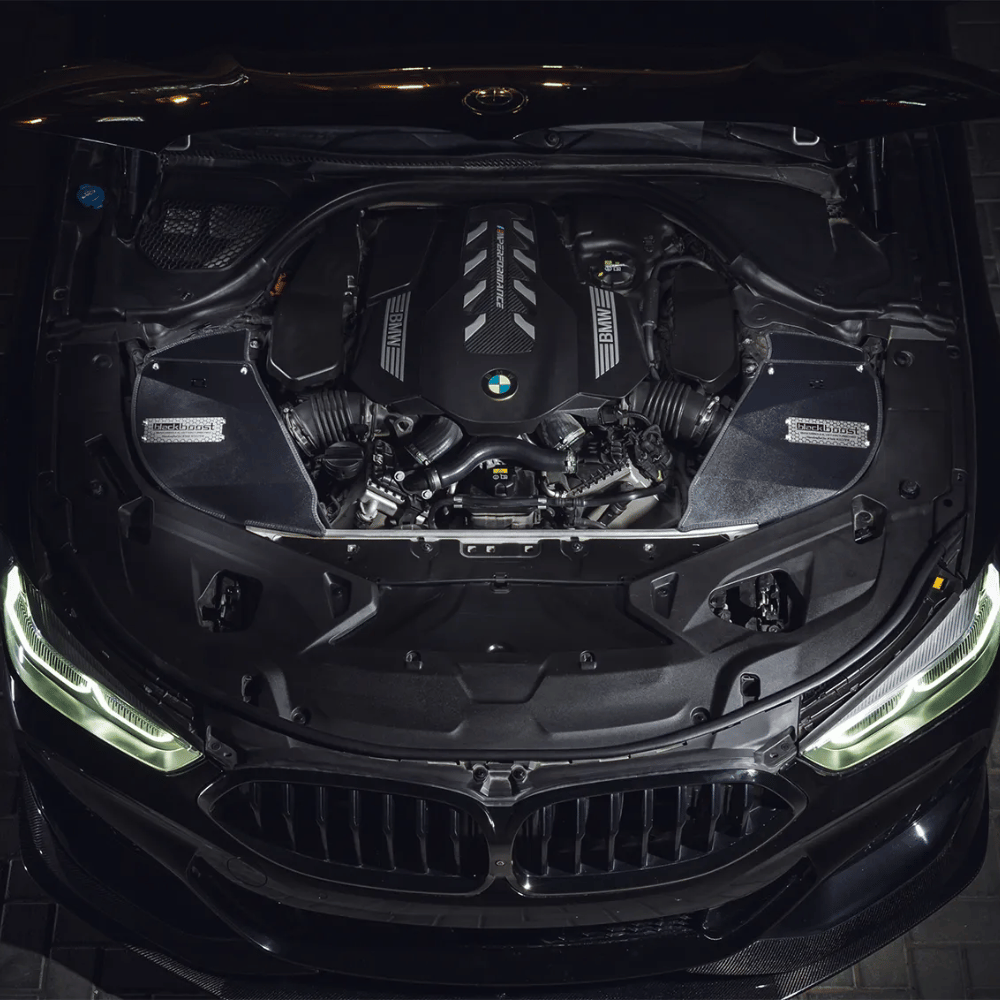 BlackBoost Cold Air Intake für BMW M850i G15 (N63) – Aluminium Airbox + Twin - Flow Trockenfilter (Plug & Play) - CarWorlds GmbH
