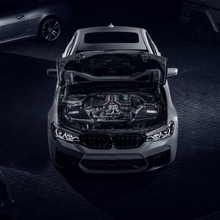 Laden Sie das Bild in den Galerie-Viewer, BlackBoost Cold Air Intake System für BMW M5/M8 F9X (S63) – Plug &amp; Play Airbox + 4.3" Twin - Flow Trockenfilter - CarWorlds GmbH