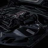 BlackBoost Cold Air Intake System für BMW M5/M8 F9X (S63) – Plug & Play Airbox + 4.3" Twin - Flow Trockenfilter - CarWorlds GmbH