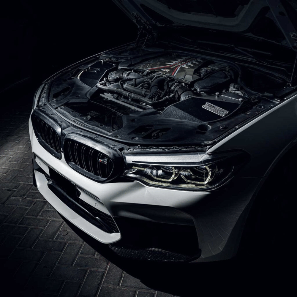 BlackBoost Cold Air Intake System für BMW M5/M8 F9X (S63) – Plug & Play Airbox + 4.3" Twin - Flow Trockenfilter - CarWorlds GmbH