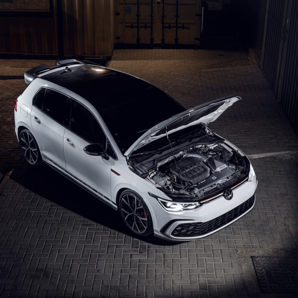 BlackBoost Cold Air Intake System für VW Golf 8 GTI / Clubsport / R (EA888 Gen.4) – 5.5" Twin - Flow Trockenfilter, Plug & Play - CarWorlds GmbH