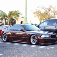 Laden Sie das Bild in den Galerie-Viewer, BMW E36 coupe/cabrio wide body kit - CarWorlds GmbH