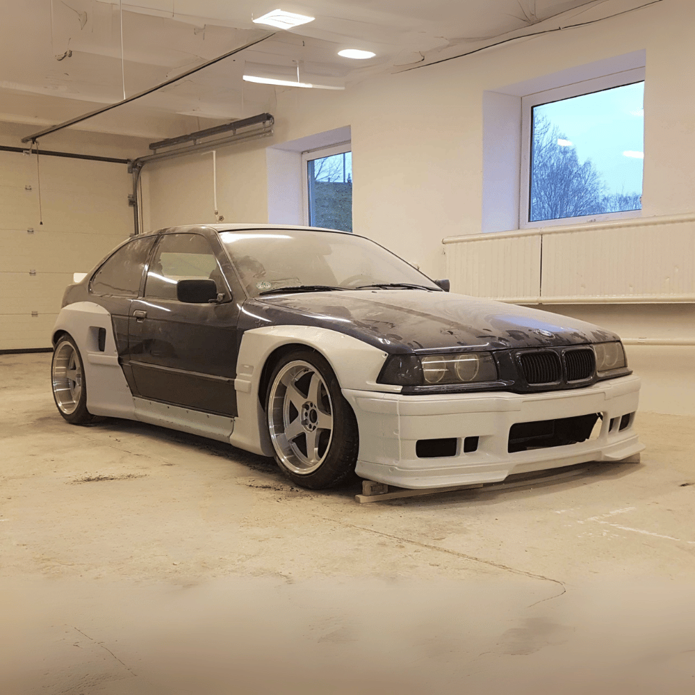 BMW E36 Compact Wide Body Kit im Pandem-Stil