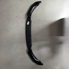 Load image into Gallery viewer, Frontlippe Frontspoiler V2 Breit Hochglanz - Passend für BMW M3 F80 M4 F82 F83 mit ABE - CarWorlds GmbH