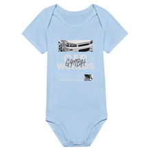 Laden Sie das Bild in den Galerie-Viewer, Legends Never Sleep – Skyline Baby Bodysuit - CarWorlds GmbH