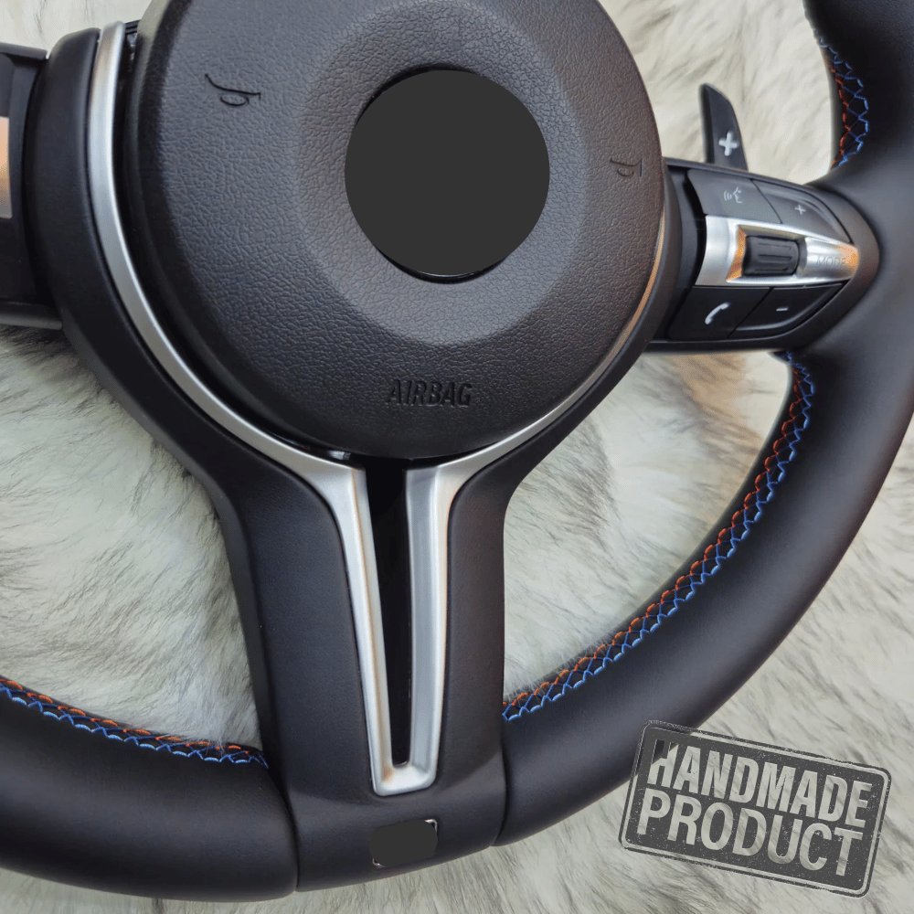 Premium Sportlenkrad für die F Modelle | Handgefertigte Veredelung in Carbon - Design - CarWorlds GmbH