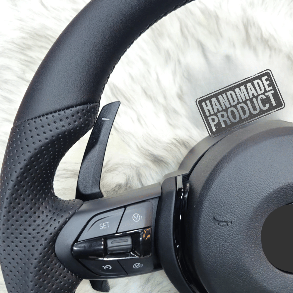 Premium Sportlenkrad | Nappa - Leder Veredelung | Schwarze Sport - Edition | Für die F - Modelle - CarWorlds GmbH