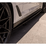 Sport - Performance Seitenschweller Schwarz glänzend lackiert +Folie Ansätze passt für BMW G30 G31 M - Paket mit ABE - CarWorlds GmbH