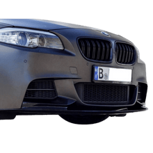 Load image into Gallery viewer, Umbau Gittereinsatz Stoßstange Gitter Links Rechts passend für BMW 5er F10 F11 M - Paket 550 - CarWorlds GmbH